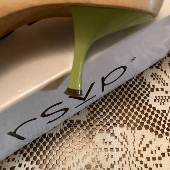 Mint Green Mules Sandals w/wood sole & blue rhinestone bumblebee by rsvp Sz 6.5 - Picture 6 of 8